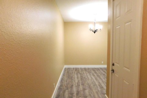 Adosado en alquiler en Stuart, Florida, 2 dormitorios, 151.71 m2 № 2399767 - foto 3