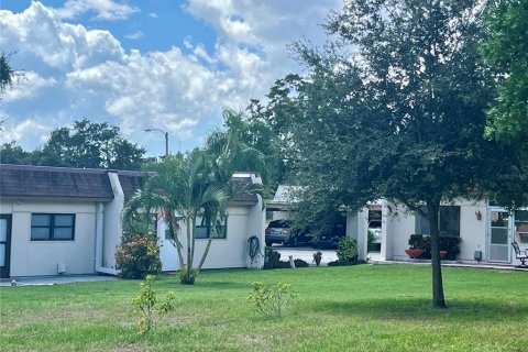 House in Clearwater, Florida 2 bedrooms, 75.44 sq.m. № 1902971 - photo 15