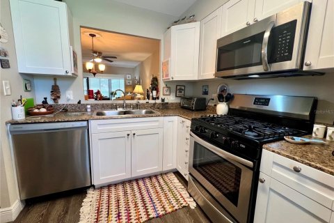 House in Clearwater, Florida 2 bedrooms, 75.44 sq.m. № 1902971 - photo 3