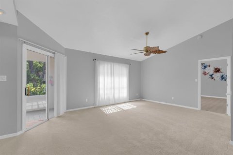 House in Winter Springs, Florida 3 bedrooms, 141.4 sq.m. № 1767144 - photo 22