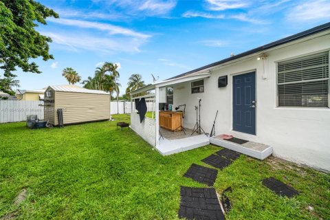 House in Hallandale Beach, Florida 4 bedrooms, 131.64 sq.m. № 1752869 - photo 22