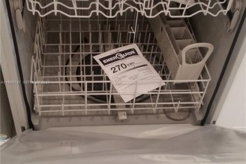 Снять в аренду кондоминиум в Майами, Флорида 2 спальни, 70.61м2, № 1991605 - фото 7