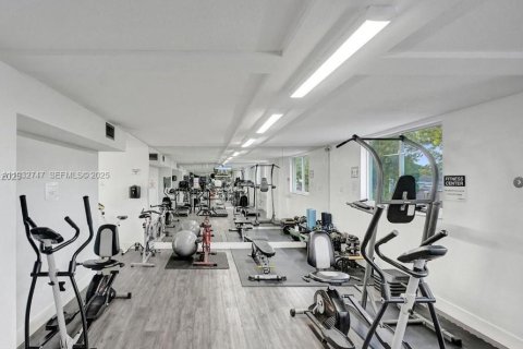 Снять в аренду кондоминиум в Майами, Флорида 2 спальни, 70.61м2, № 1991605 - фото 30