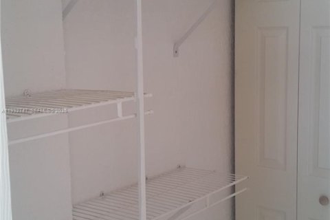 Снять в аренду кондоминиум в Майами, Флорида 2 спальни, 70.61м2, № 1991605 - фото 23