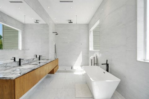 Купить виллу или дом в Майами, Флорида 6 спален, 549.15м2, № 2045404 - фото 18