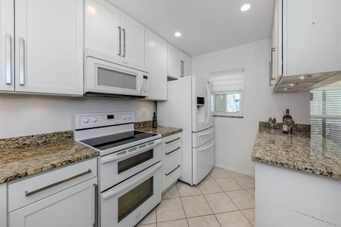 Copropriété à vendre à Venice, Floride: 2 chambres, 103.12 m2 № 2166122 - photo 4