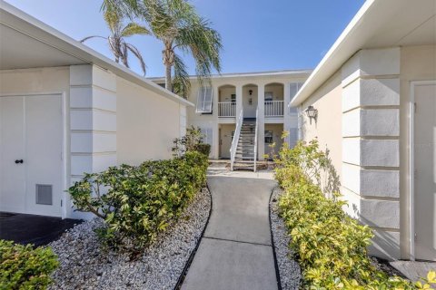 Condominio en Venice, Florida, 2 dormitorios № 2166122