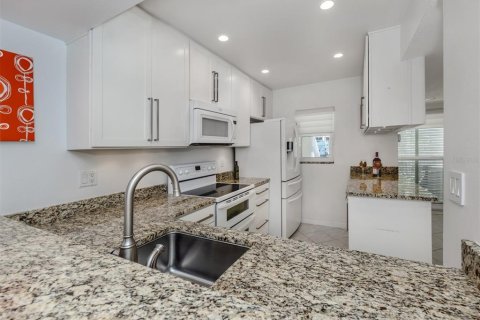 Copropriété à vendre à Venice, Floride: 2 chambres, 103.12 m2 № 2166122 - photo 6