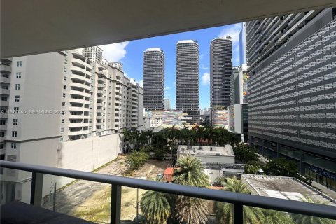 Condominio en alquiler en Miami, Florida, 1 dormitorio, 71.44 m2 № 1982755 - foto 4