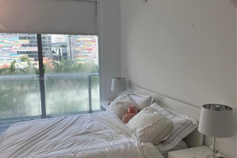 Condominio en alquiler en Miami, Florida, 1 dormitorio, 71.44 m2 № 1982755 - foto 11