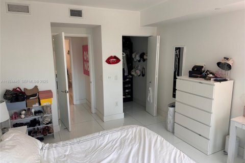 Condominio en alquiler en Miami, Florida, 1 dormitorio, 71.44 m2 № 1982755 - foto 10
