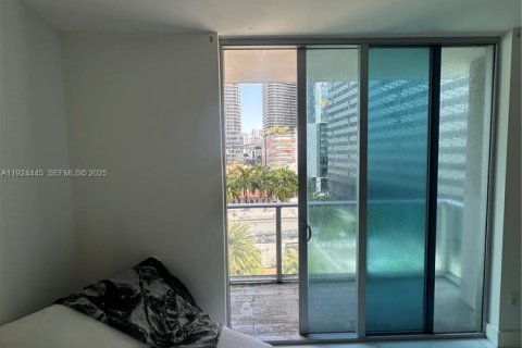 Condominio en alquiler en Miami, Florida, 1 dormitorio, 71.44 m2 № 1982755 - foto 6