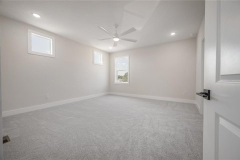 House in Holiday, Florida 3 bedrooms, 208.47 sq.m. № 1536094 - photo 15