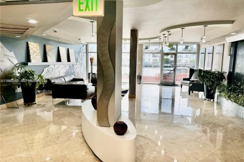 Снять в аренду кондоминиум в Холливуд, Флорида 1 спальня, 79.71м2, № 2004593 - фото 17