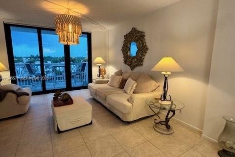 Снять в аренду кондоминиум в Холливуд, Флорида 1 спальня, 79.71м2, № 2004593 - фото 11