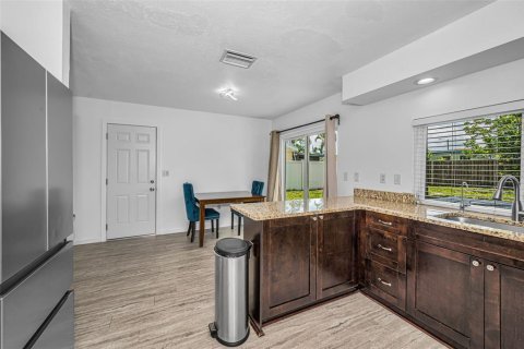 Casa en venta en Pinellas Park, Florida, 2 dormitorios, 78.78 m2 № 2167522 - foto 17