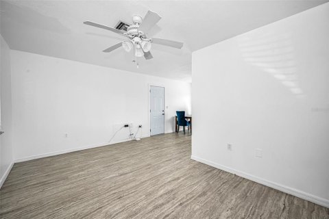 Casa en venta en Pinellas Park, Florida, 2 dormitorios, 78.78 m2 № 2167522 - foto 13