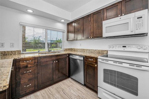 Casa en venta en Pinellas Park, Florida, 2 dormitorios, 78.78 m2 № 2167522 - foto 19