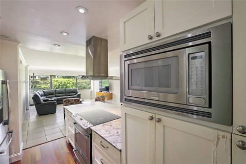 Купить кондоминиум в Майами-Шорс, Флорида 2 спальни, 111.48м2, № 1957381 - фото 13