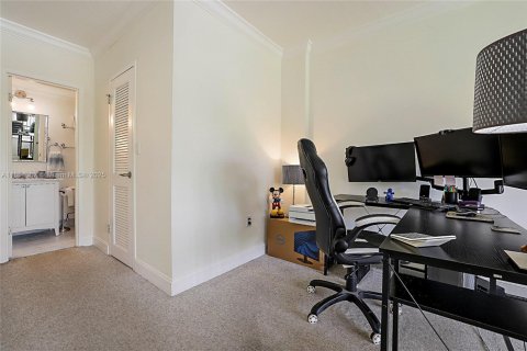 Купить кондоминиум в Майами-Шорс, Флорида 2 спальни, 111.48м2, № 1957381 - фото 24