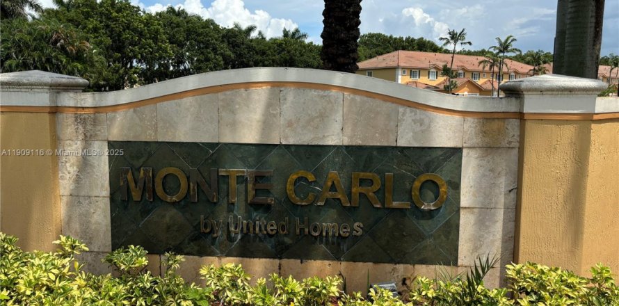 Townhouse in Margate, Florida 3 bedrooms, 125.98 sq.m. № 1968700