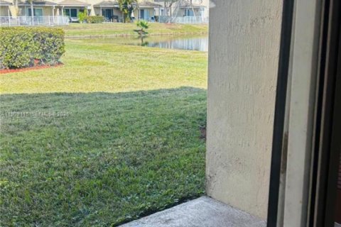 Adosado en alquiler en Margate, Florida, 3 dormitorios, 125.98 m2 № 1968700 - foto 14