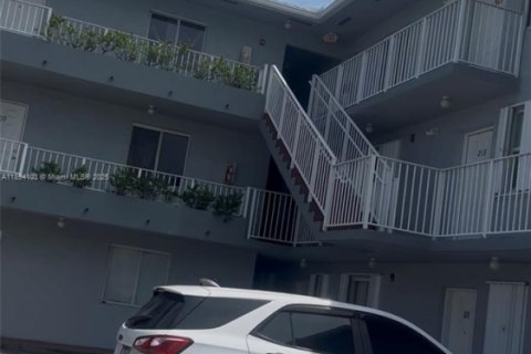 Copropriété à louer à Miami, Floride: 2 chambres, 59.46 m2 № 1945884 - photo 17