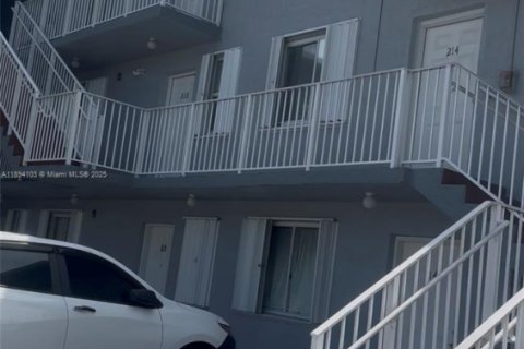 Copropriété à louer à Miami, Floride: 2 chambres, 59.46 m2 № 1945884 - photo 7