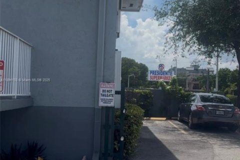 Copropriété à louer à Miami, Floride: 2 chambres, 59.46 m2 № 1945884 - photo 15