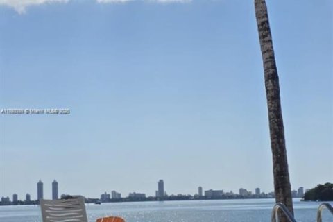 Купить кондоминиум в Майами, Флорида 1 спальня, 72м2, № 1945087 - фото 10