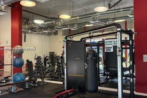 Купить кондоминиум в Майами, Флорида 1 спальня, 72м2, № 1945087 - фото 17