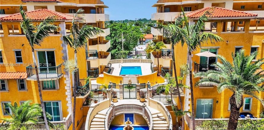 Condo à Surfside, Floride, 1 chambre  № 2296064