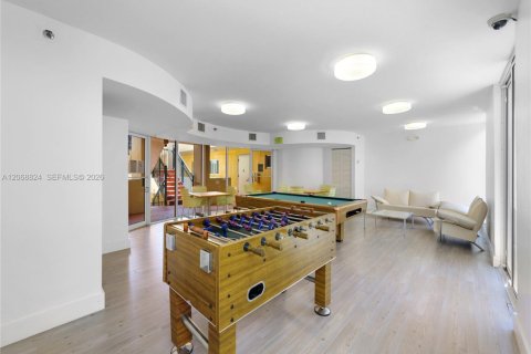 Copropriété à louer à Surfside, Floride: 1 chambre, 69.68 m2 № 2296064 - photo 16