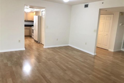 Condominio en alquiler en Casselberry, Florida, 3 dormitorios, 150.04 m2 № 1766089 - foto 2