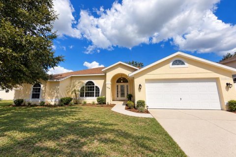 Villa ou maison à Deltona, Floride 3 chambres, 203.83 m2 № 2416388