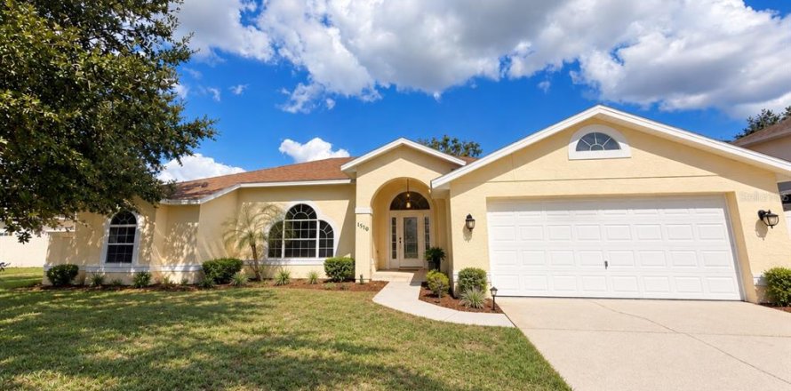Villa ou maison à Deltona, Floride 3 chambres, 203.83 m2 № 2416388