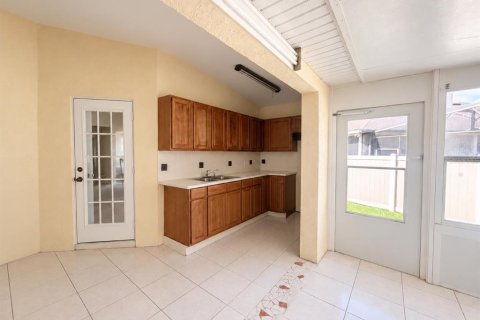 Villa ou maison à louer à Deltona, Floride: 3 chambres, 203.83 m2 № 2416388 - photo 18