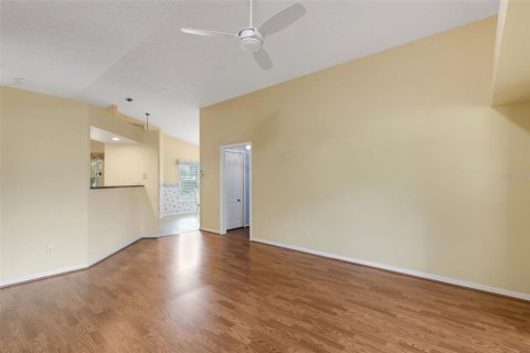 House in Bradenton, Florida 2 bedrooms, 126.35 sq.m. № 2267142 - photo 7