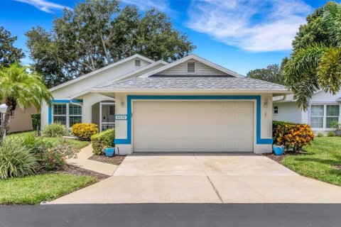 House in Bradenton, Florida 2 bedrooms, 126.35 sq.m. № 2267142