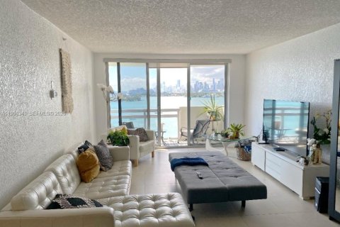 Снять в аренду кондоминиум в Майами-Бич, Флорида 2 спальни, 101.08м2, № 2055917 - фото 4