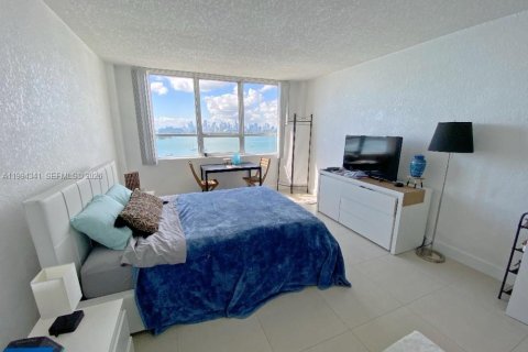 Снять в аренду кондоминиум в Майами-Бич, Флорида 2 спальни, 101.08м2, № 2055917 - фото 7