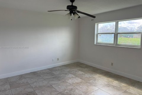 Condo in Davie, Florida, 2 bedrooms  № 1930421 - photo 9