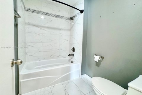 Adosado en venta en Boca Raton, Florida, 2 dormitorios, 132.48 m2 № 2054110 - foto 17