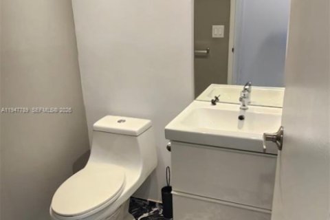 Condo in Sunny Isles Beach, Florida, 1 bedroom  № 2003886 - photo 5