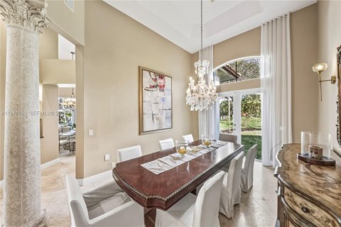 Купить виллу или дом в Уэстон, Флорида 5 спален, 400.32м2, № 2042923 - фото 17