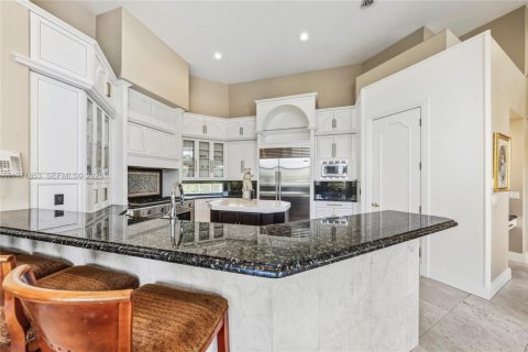 Купить виллу или дом в Уэстон, Флорида 5 спален, 400.32м2, № 2042923 - фото 22