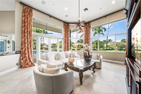 Купить виллу или дом в Уэстон, Флорида 5 спален, 400.32м2, № 2042923 - фото 27