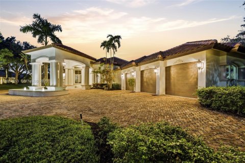 Купить виллу или дом в Уэстон, Флорида 5 спален, 400.32м2, № 2042923 - фото 3