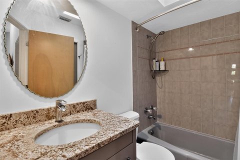 Casa en venta en Sarasota, Florida, 4 dormitorios, 234.3 m2 № 2200427 - foto 27