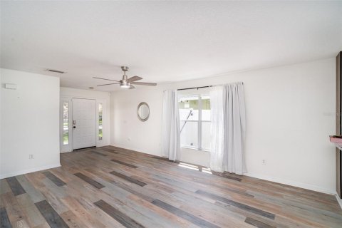 Casa en venta en Fish Hawk, Florida, 4 dormitorios, 125.88 m2 № 1919543 - foto 6